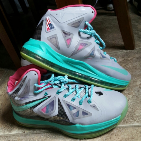 lebron james shoes womens